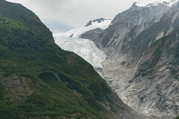 Franz Josef & Fox Glacier, New Zealand – Natural Ice Wonders Impressive glacial landscapes of Franz Josef and Fox Glaciers in New Zealand